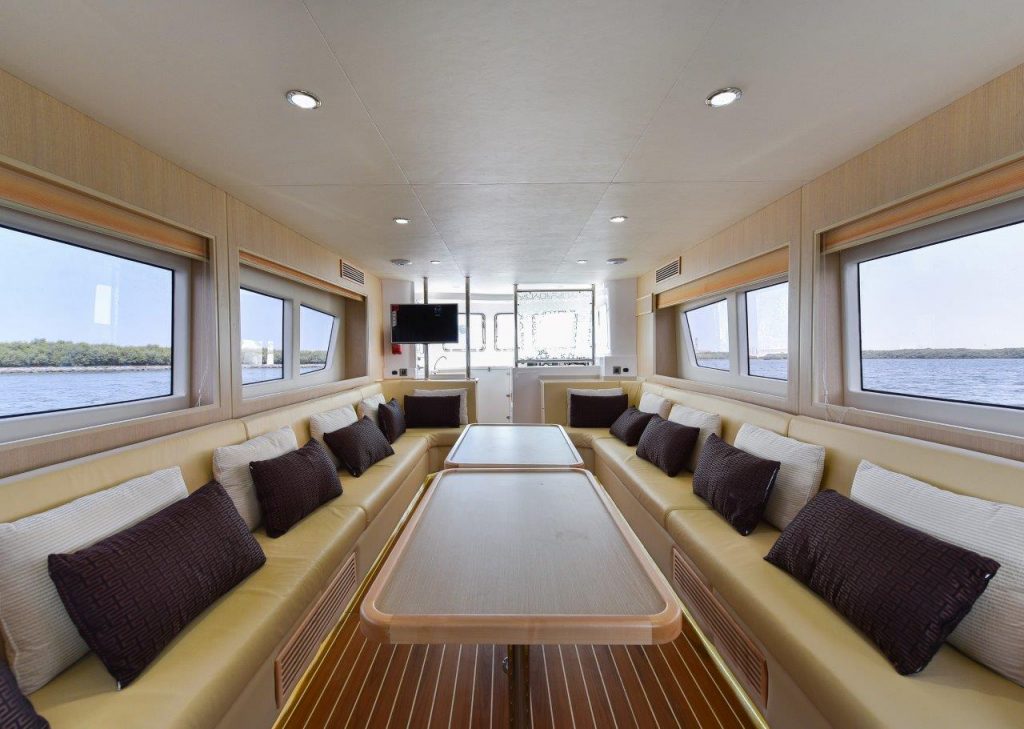 DSC 7458 Business Meetings on Water? We Have the Perfect Corporate Boat!